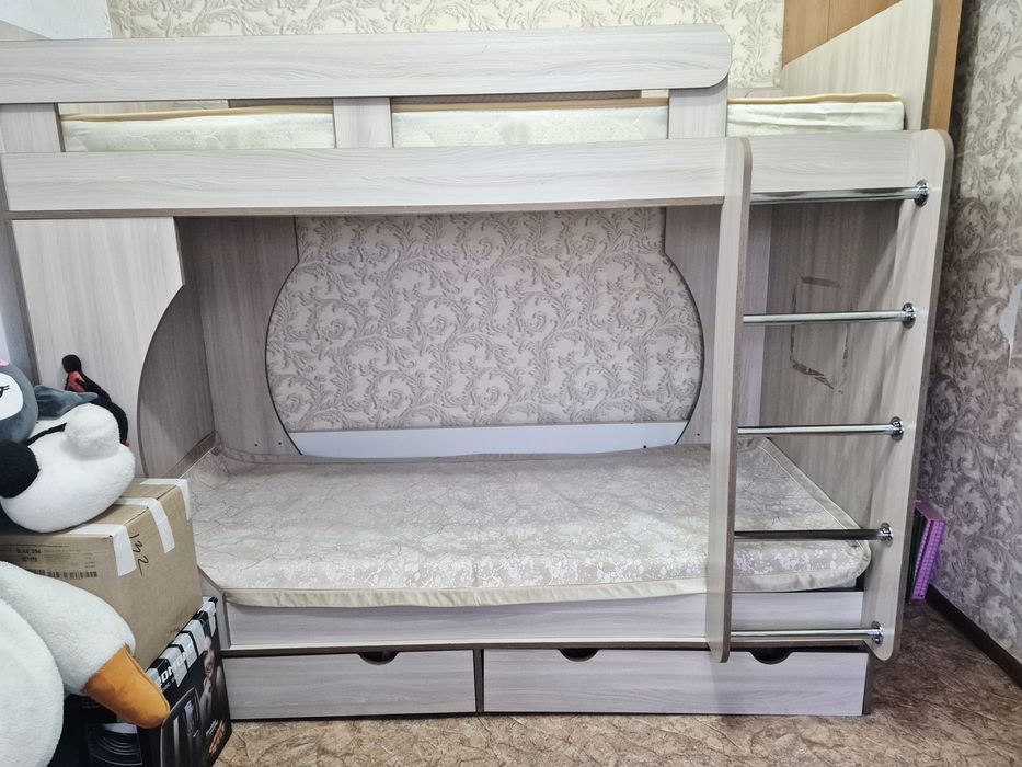 Кровать  двухярусная.