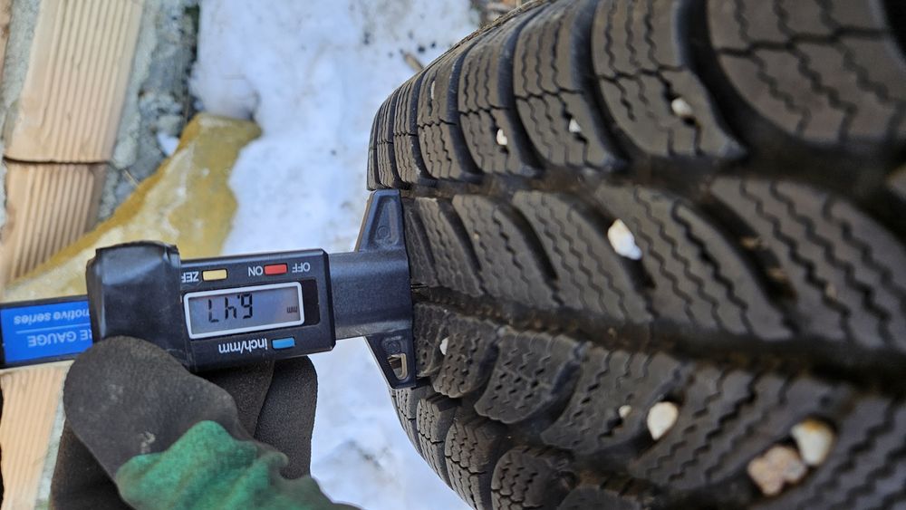 2бр гуми 165 70 14 сава