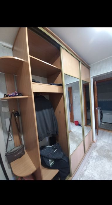 Отдам бесплатно прихожую