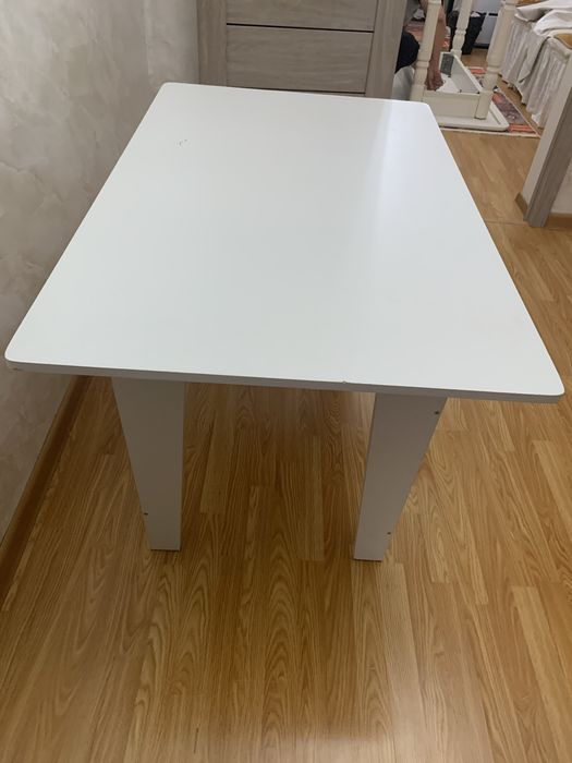 Стол обеденный продается