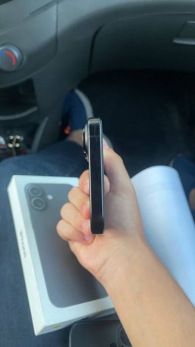 Iphone 16 black