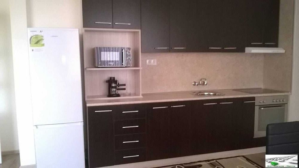 Дава се под наем Тристаен апартамент в Пловдив, Център - 90 кв.м за 561 € - Снимка #3