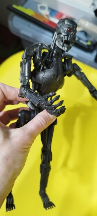 Продам робота пластик