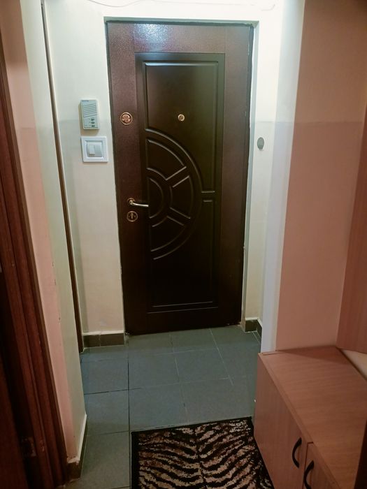 Vând garsonieră decomandata