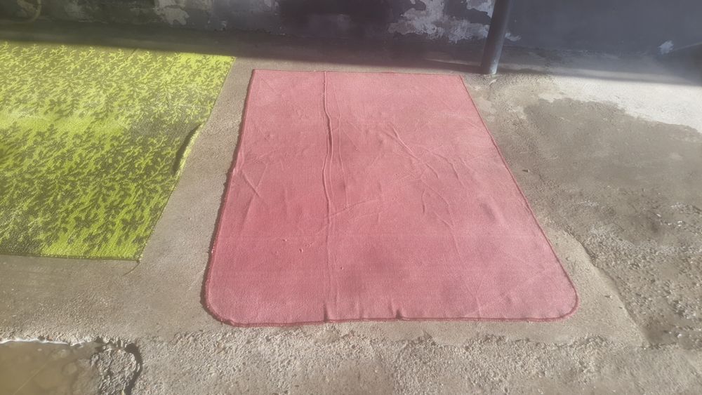 Гиламлар сотилади икколовини 100 000 сумга бераман тоза гиламлар