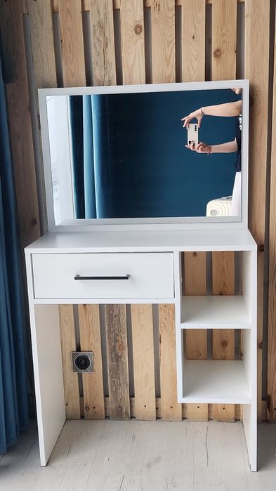 Туалетный столик