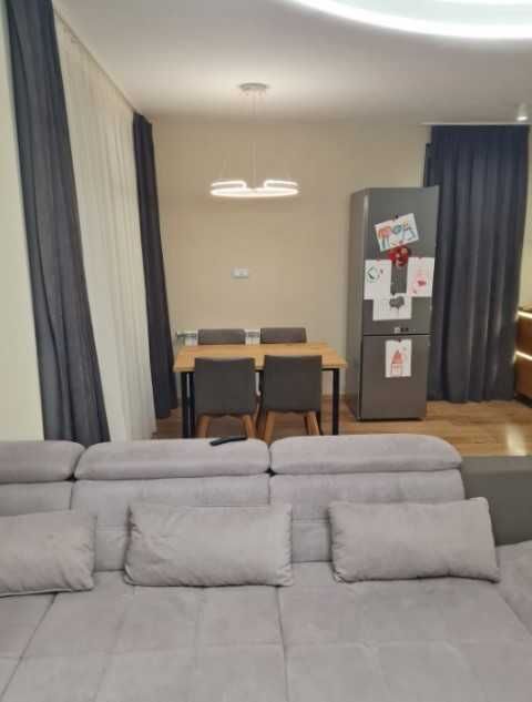 Дава се под наем Тристаен апартамент в София, Изток - 103 кв.м за 921 € - Снимка #2