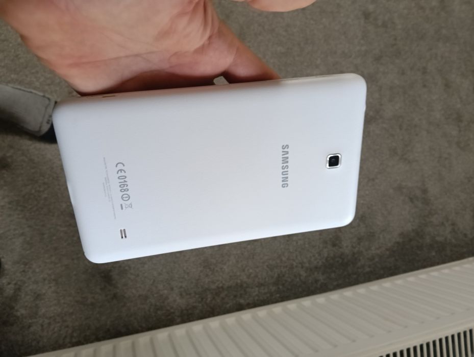 Vând tabletă Samsung Galaxy tab 4