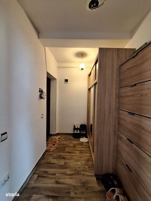 Apartament cu 2 camere, decomandat, 2 balcoane, zona Porii