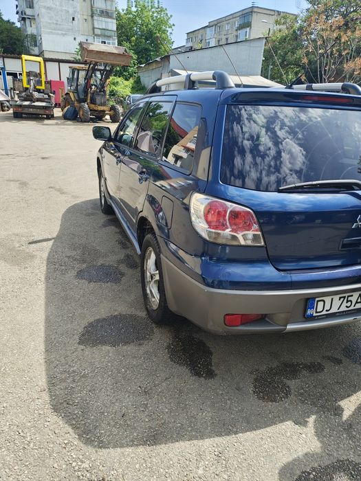 Vând auto Mitsubishi outlander
