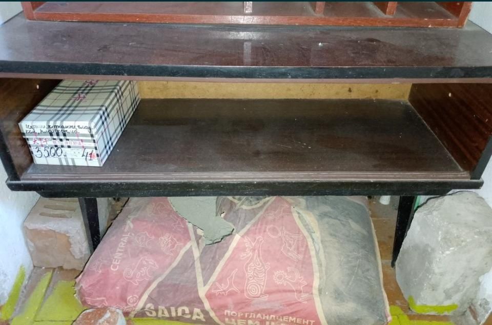 Продам мебель  столы, матрасы