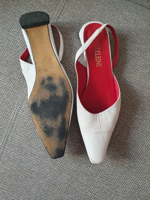 Papuci eleganți ascuțiți Madeleine Mărimea 38