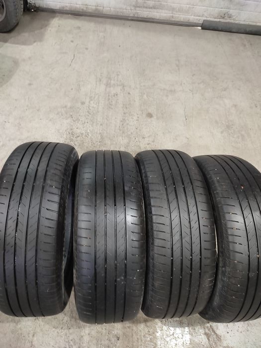 Продам комплект резины 235/55/19