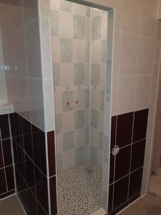 Действующее  ЛПХ в городе + два дома.