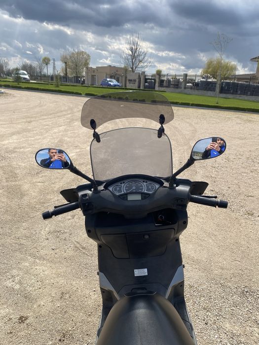 Yamaha X-MAX 250