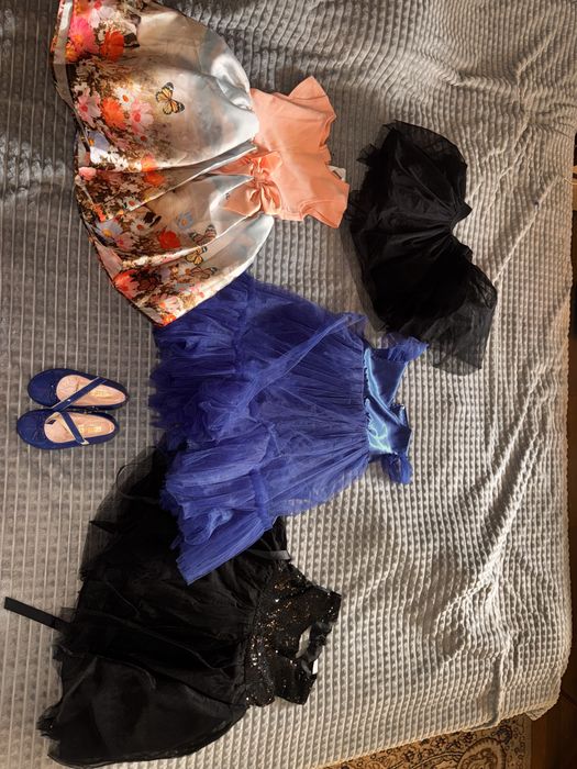 Детские платья и обувь