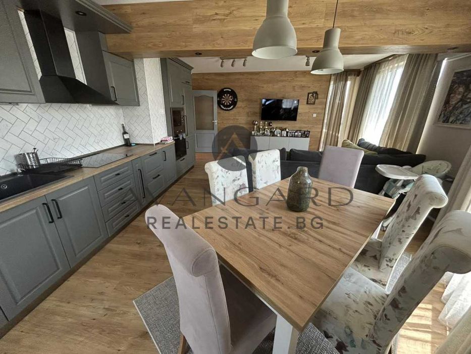 Продава се Тристаен апартамент в Пловдив, Кършияка - 107 кв.м за 2898 €/кв.м - Снимка #3