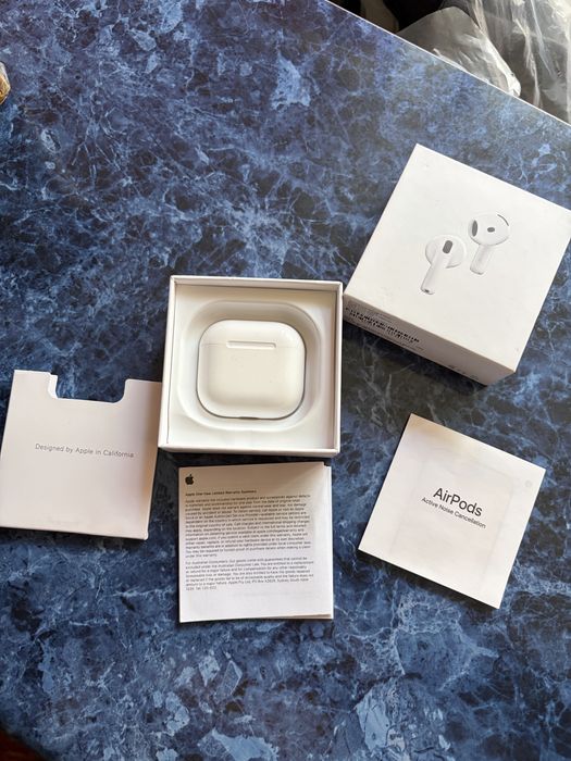 Casti AirPods 4 (ANC)