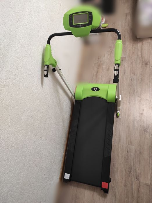 Продам беговую дорожку