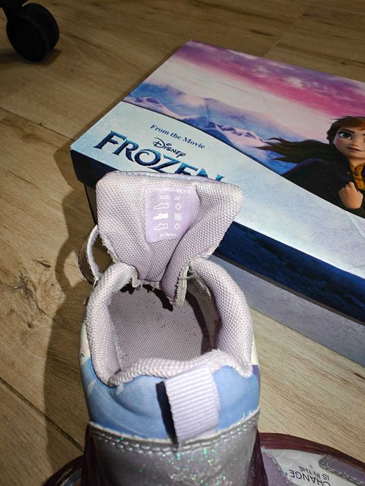 Детски светещи маратонки 29 номер