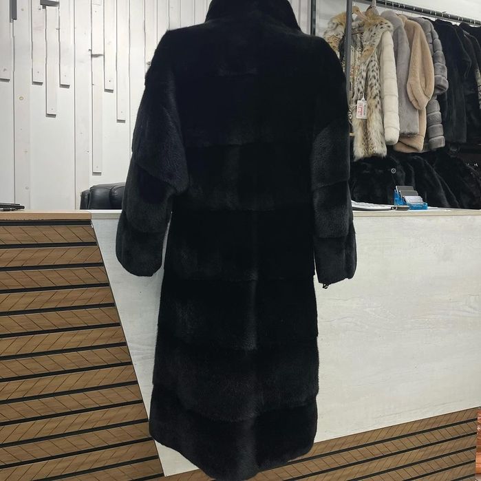 Продам норковую шубу