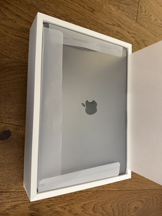 MacBook Pro 13 Inch + Magin Mouse