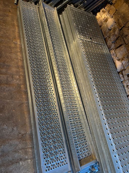 Скеле под наем .