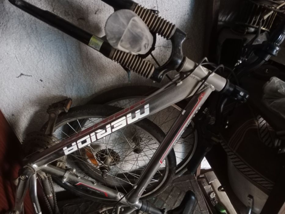 Продам 2 велосипеда 1 на запчасти