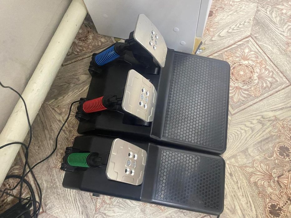 Продаю срочно игровой руль мощный