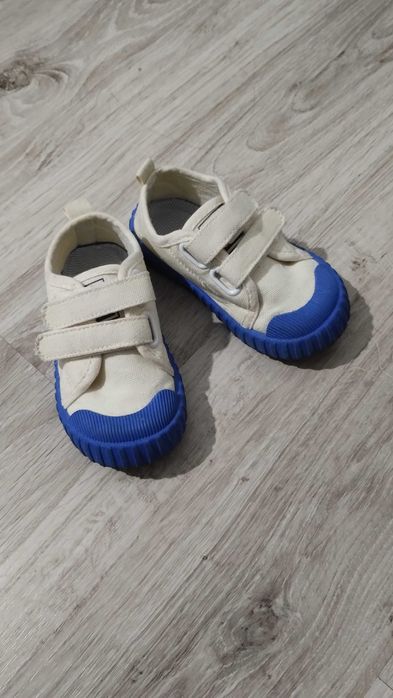 Încălțăminte pentru copii