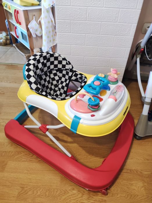 Проходилка Kikkaboo Champion