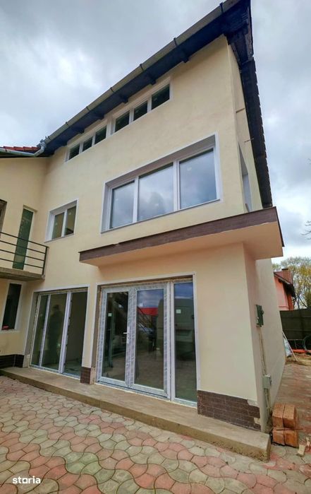 Apartament in casa 3 camere, zona Stupini, Brasov