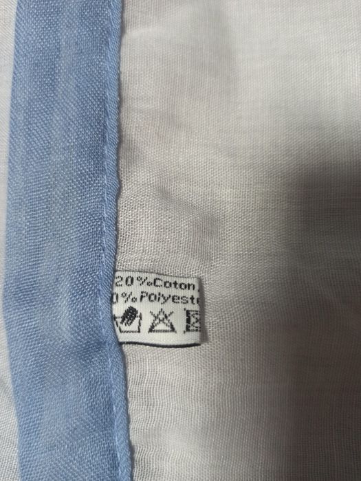 Eșarfă pătrată. Oferta