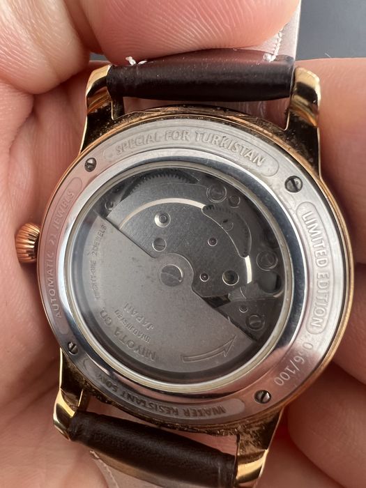 Продам часы Turkestan.