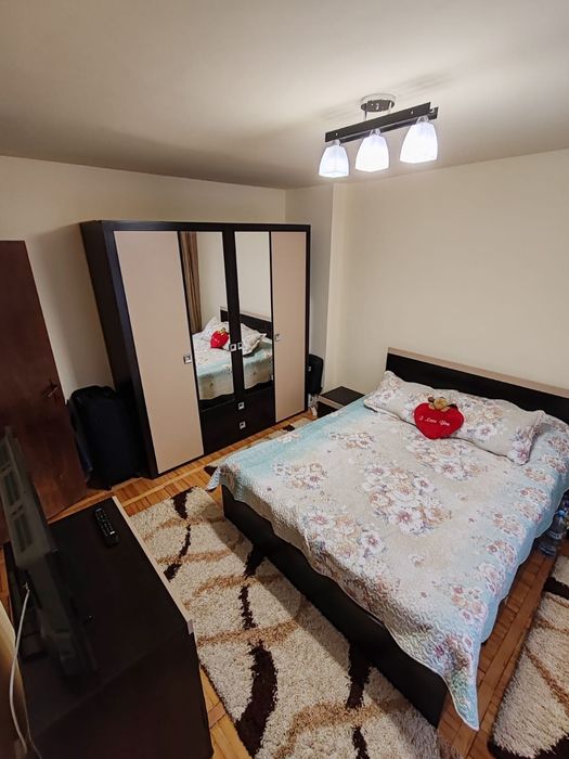 Vând apartament 3 camere