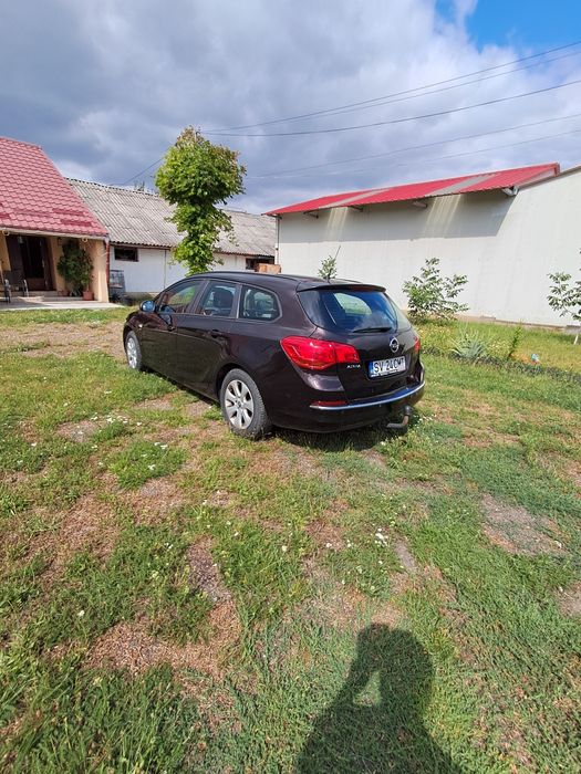 Vând Opel Astra Tourer,benzina,1.4,120CP,2014,116800km,scaune și volan incalzite