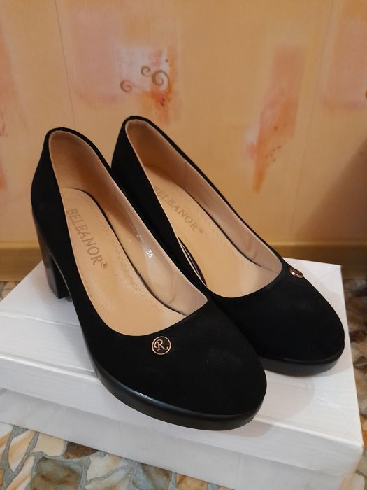 Продам женские туфли