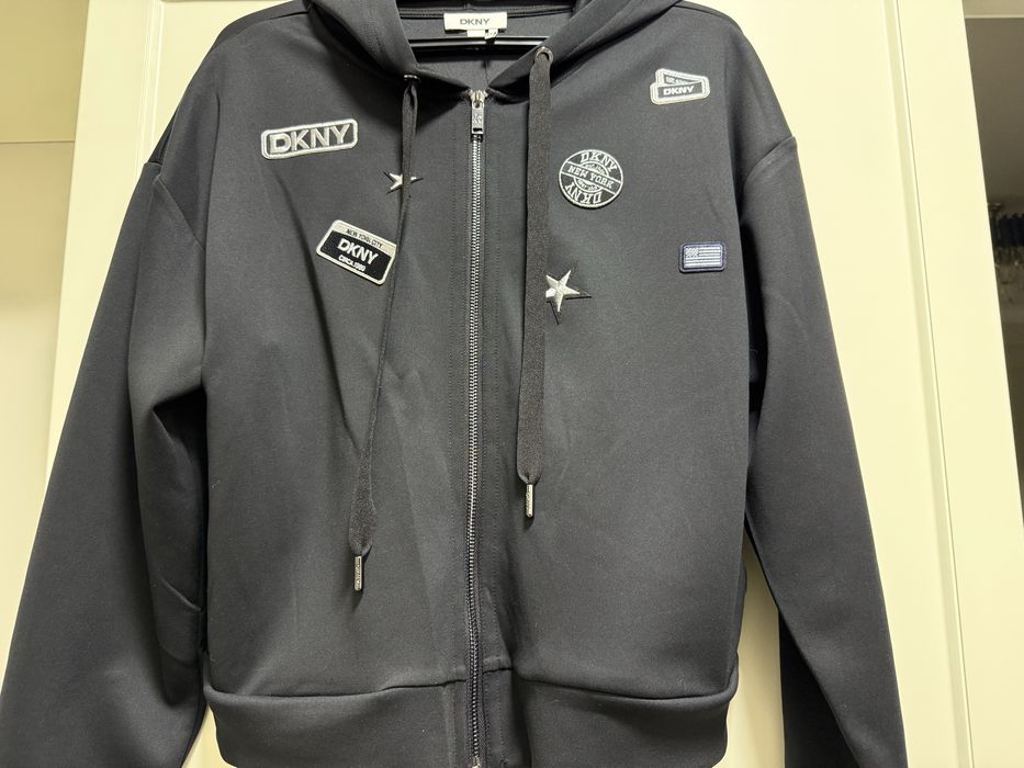 Продам новый костюм DKNY из сша