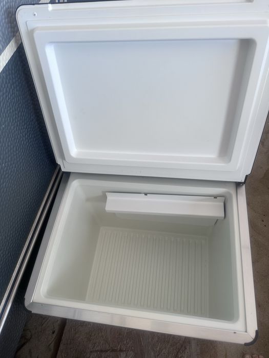 Dometic RC2200EGP ,12в,220в и газ, 41л, перфектен