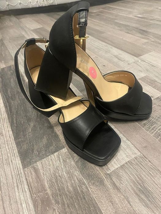 Сандали 38 номер