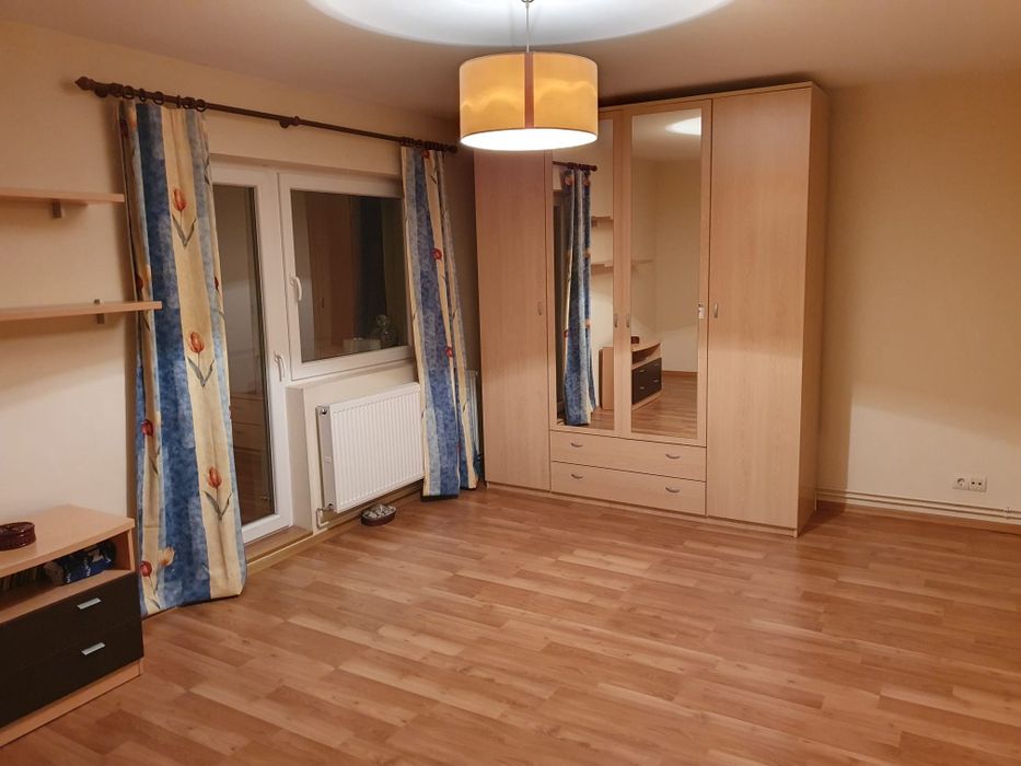 Vand apartament in Valea Aurie