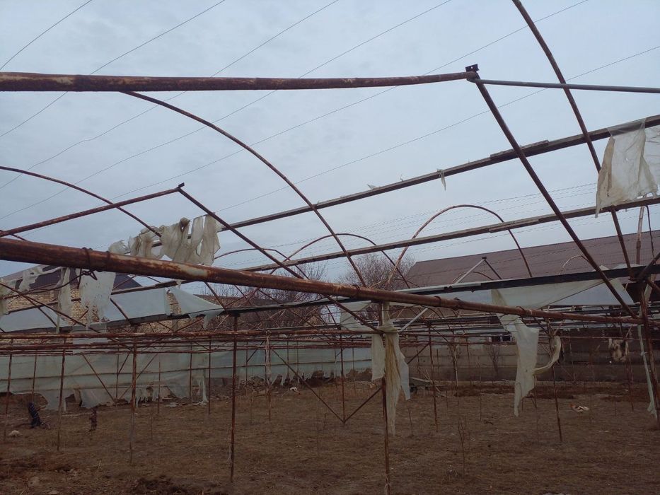 Парник сотилади.