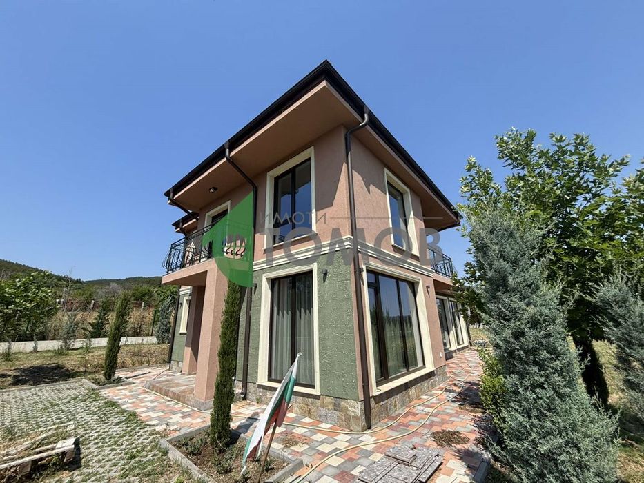 Бутикова двуетажна къща в близост до Стара Загора