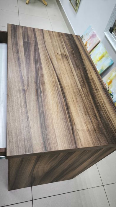 Продам стол ученический с полкой
