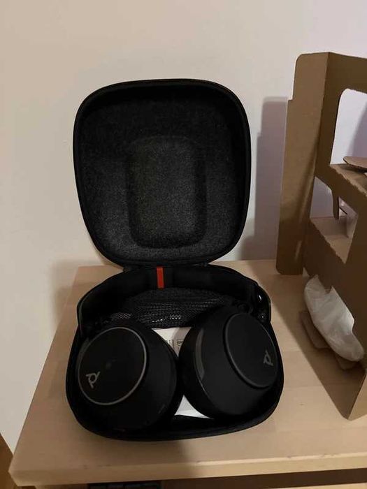 Casti Poly Voyager 85C