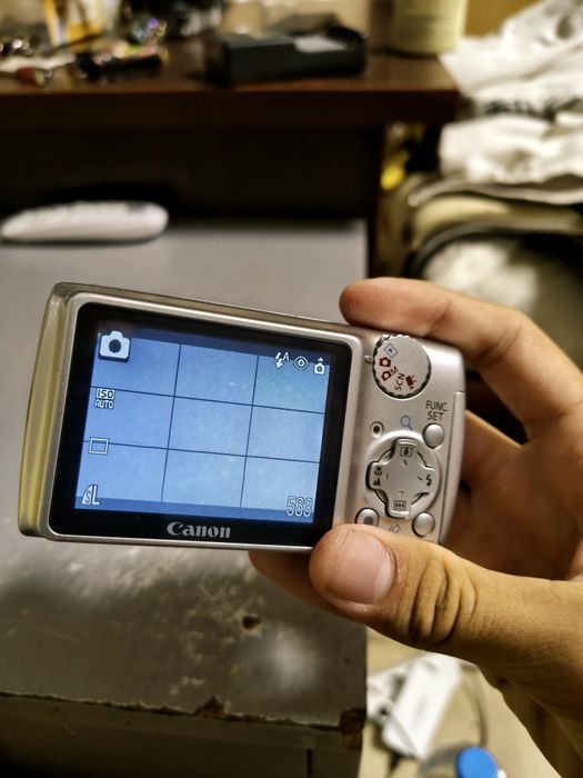 Продавам ретро дигитален фотоапарат Canon PowerShot A470 в страхотно състояние