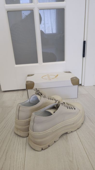 Кроссовки кожанные турецкие