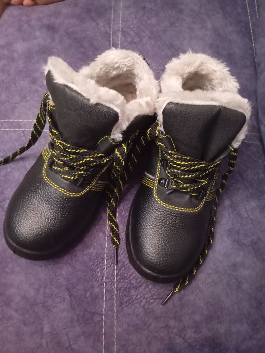 Продам   ботинки