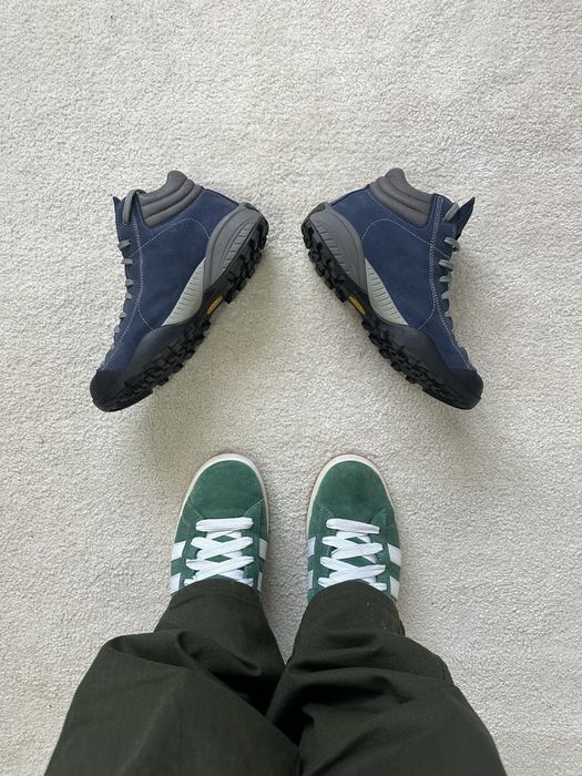 Aceasta este o pereche de pantofi Scarpa Mojito Mid GTX.