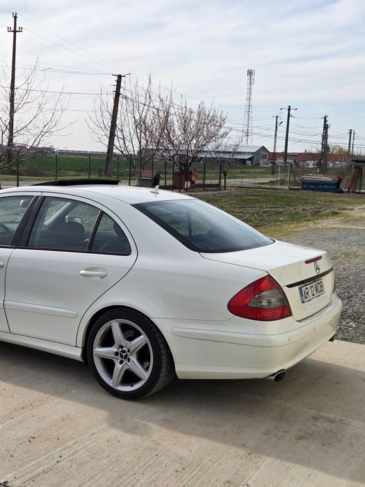 Mercedes e class  w211 3.0 v6 cdi
296261 km an 2008 WDB2110891B412915